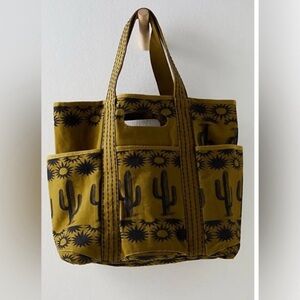 FREE PEOPLE Printed Caravan Tote Bag in Cactus